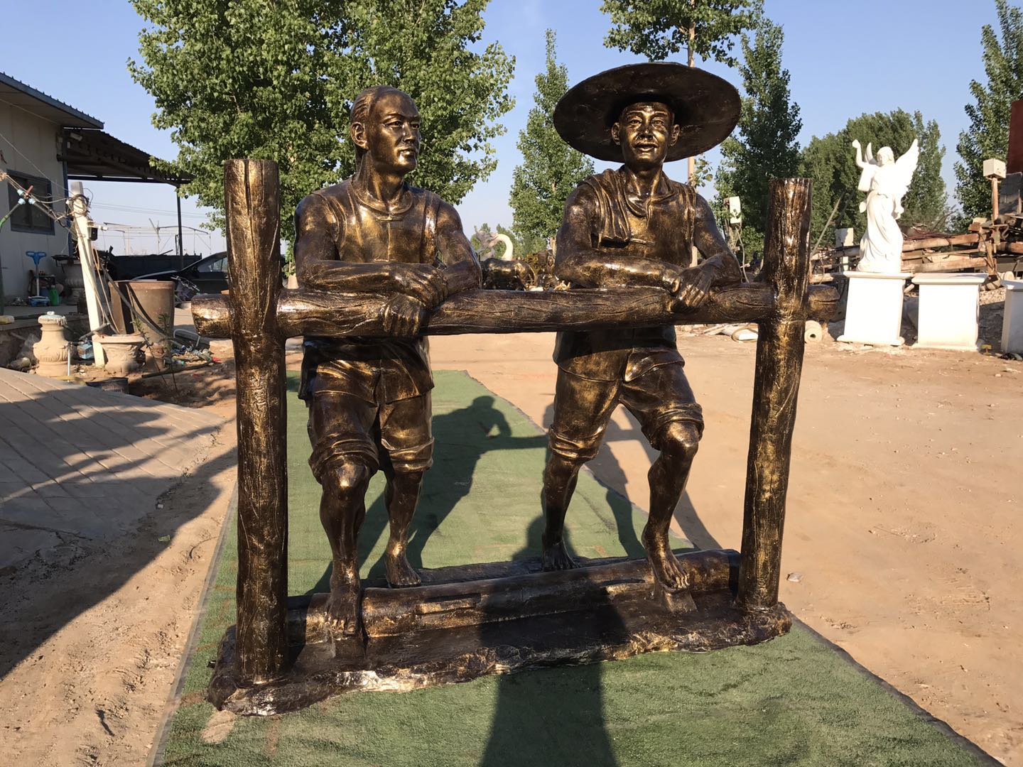 玻璃钢人物雕塑2