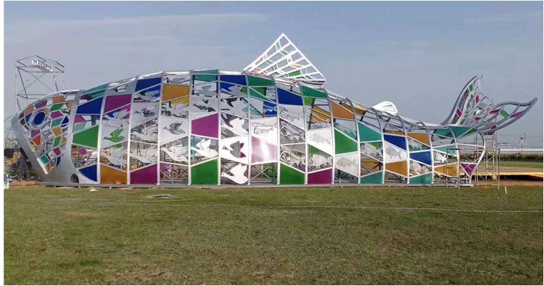 大型镂空不锈钢大鱼雕塑